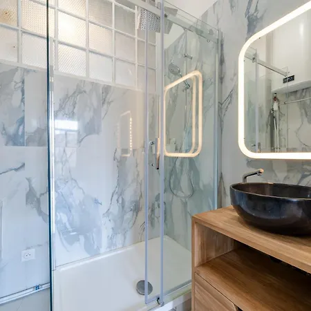 Monique - Le Luxe Proche De La Apartmán *