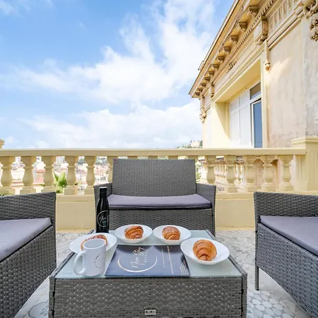 Monique - Le Luxe Proche De La Nice